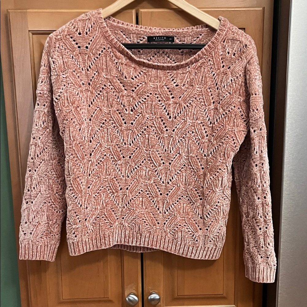 Elegant Knit Women's Sweater in Soft Pink